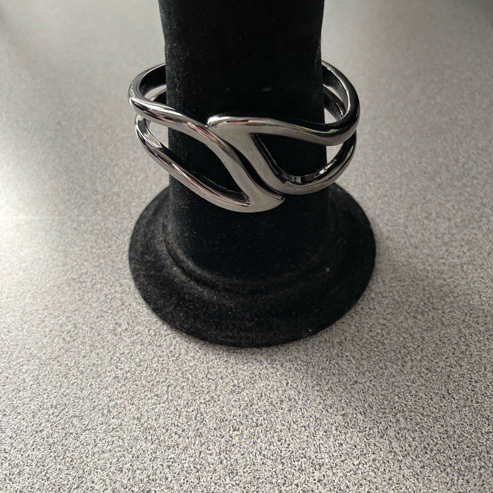 Vintage Silver Toned Metal Hinged Bracelet